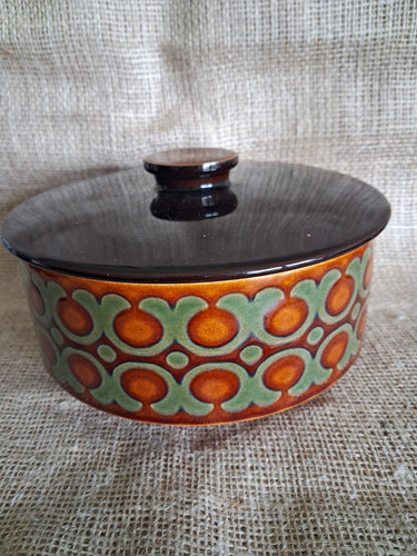 Hornsea brontë round - hornsea, lidded